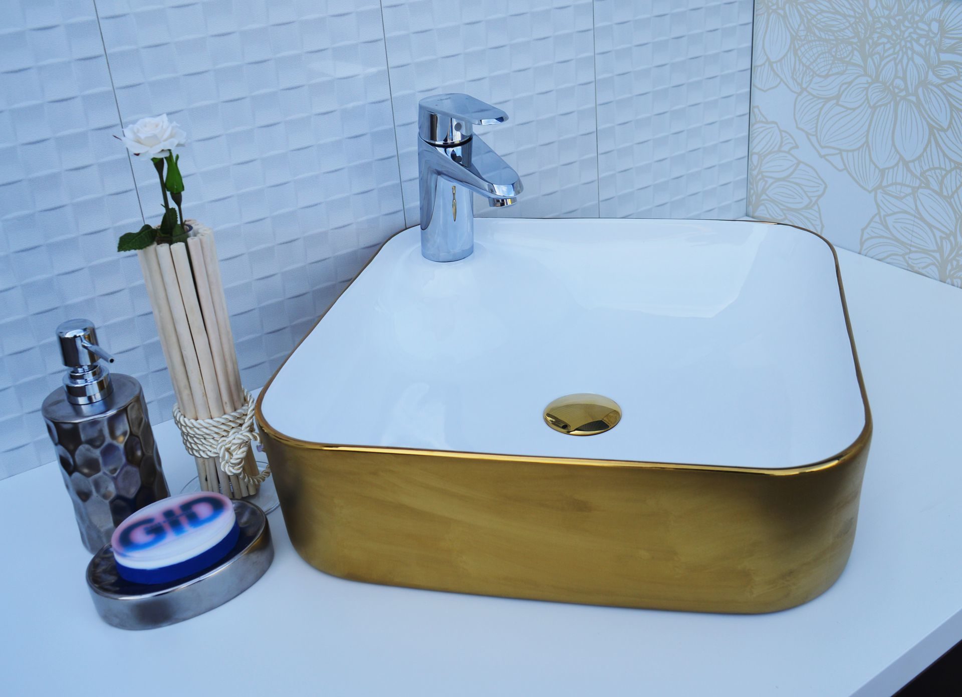 Раковина накладная 43см Gid Nc429 белый/золотой