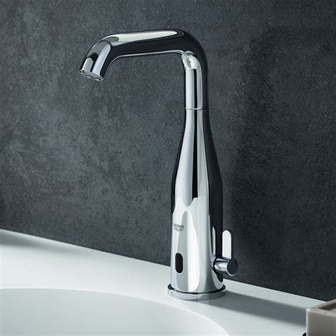 Смеситель для раковины Grohe Essence E 36444000 хром
