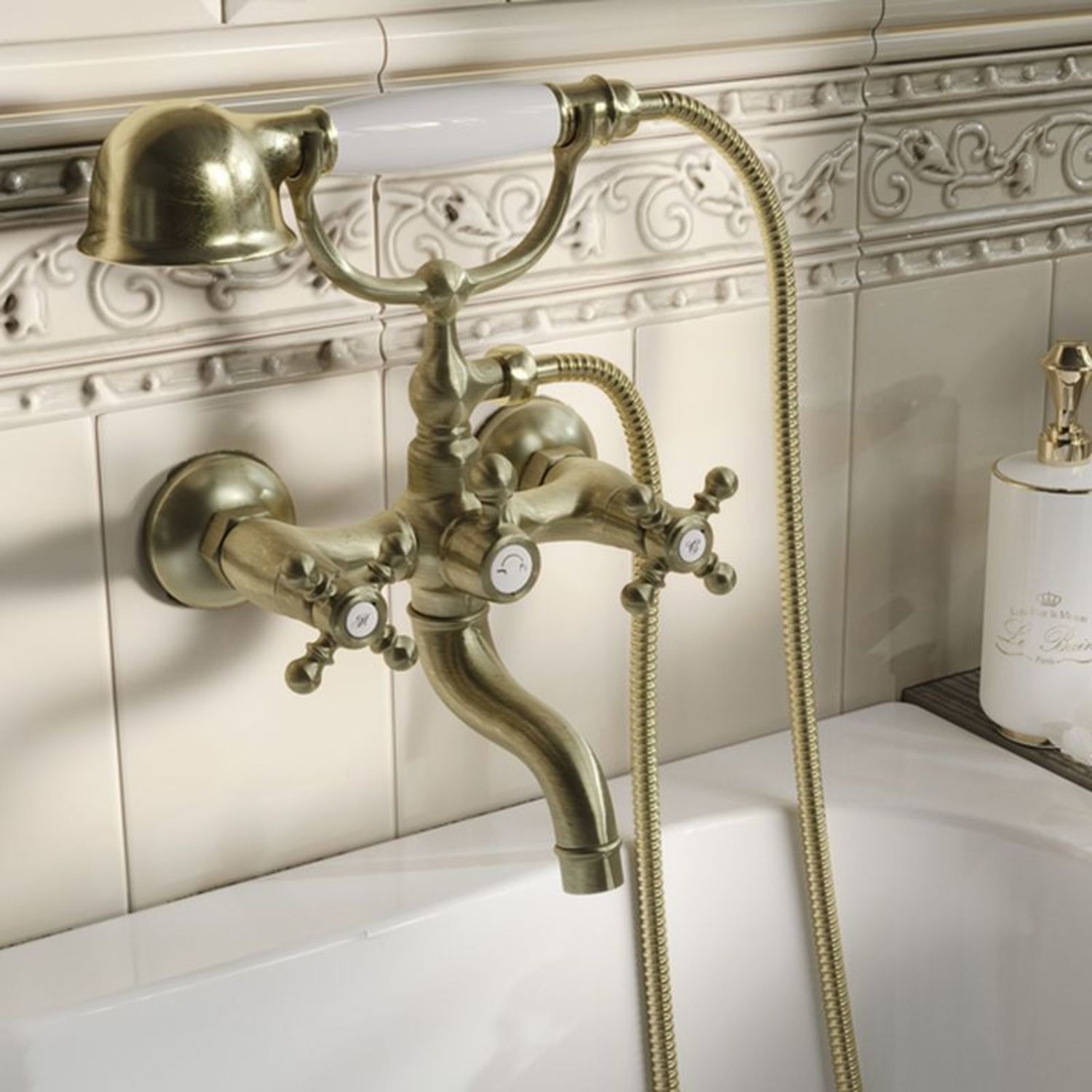 Смеситель для ванны с душем IDDIS Sam SAMBR02i02 бронза матовая