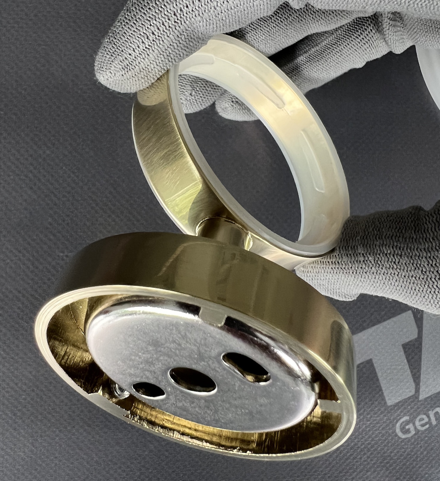 Мыльница подвесная Timo Saona 13021/17 золото матовое