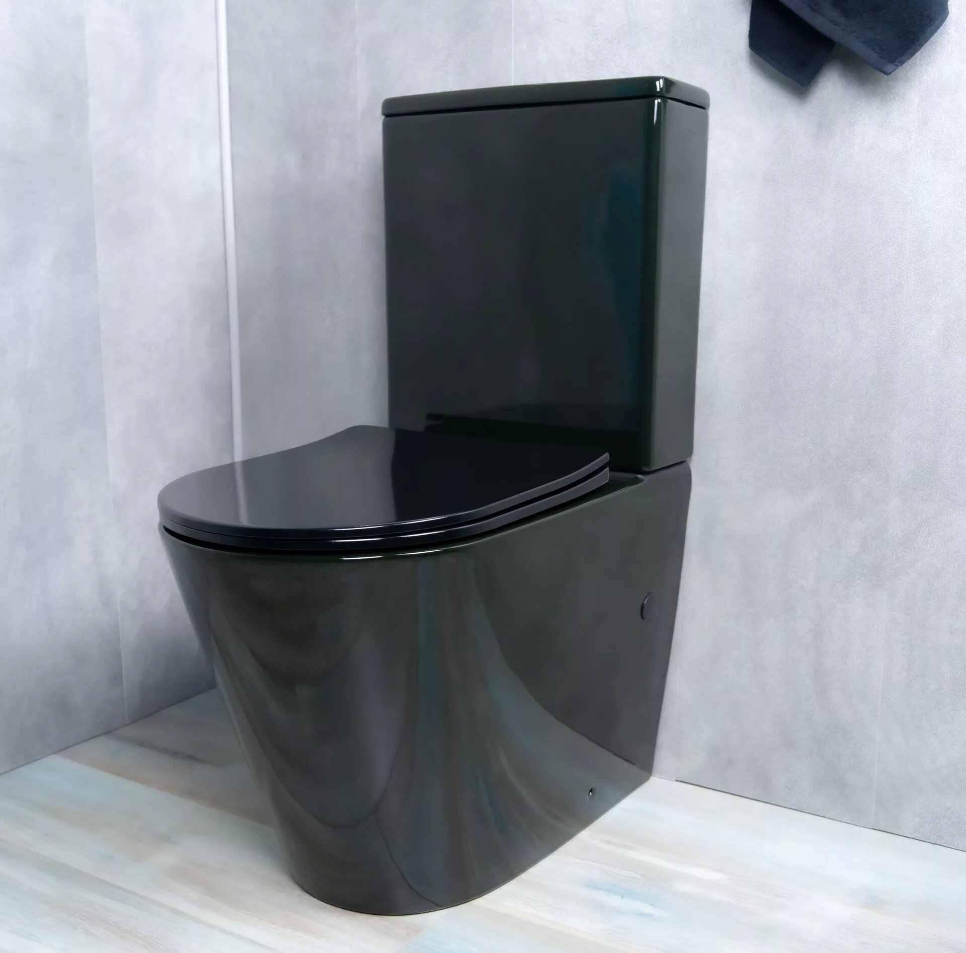 Унитаз напольный безободковый GID Tr2179BL с сиденьем микролифт, черный глянцевый