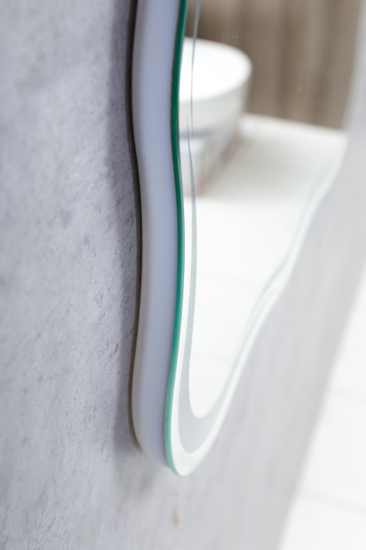 Зеркало BelBagno SPC-OND 60 с сенсорным выключателем с подсветкой