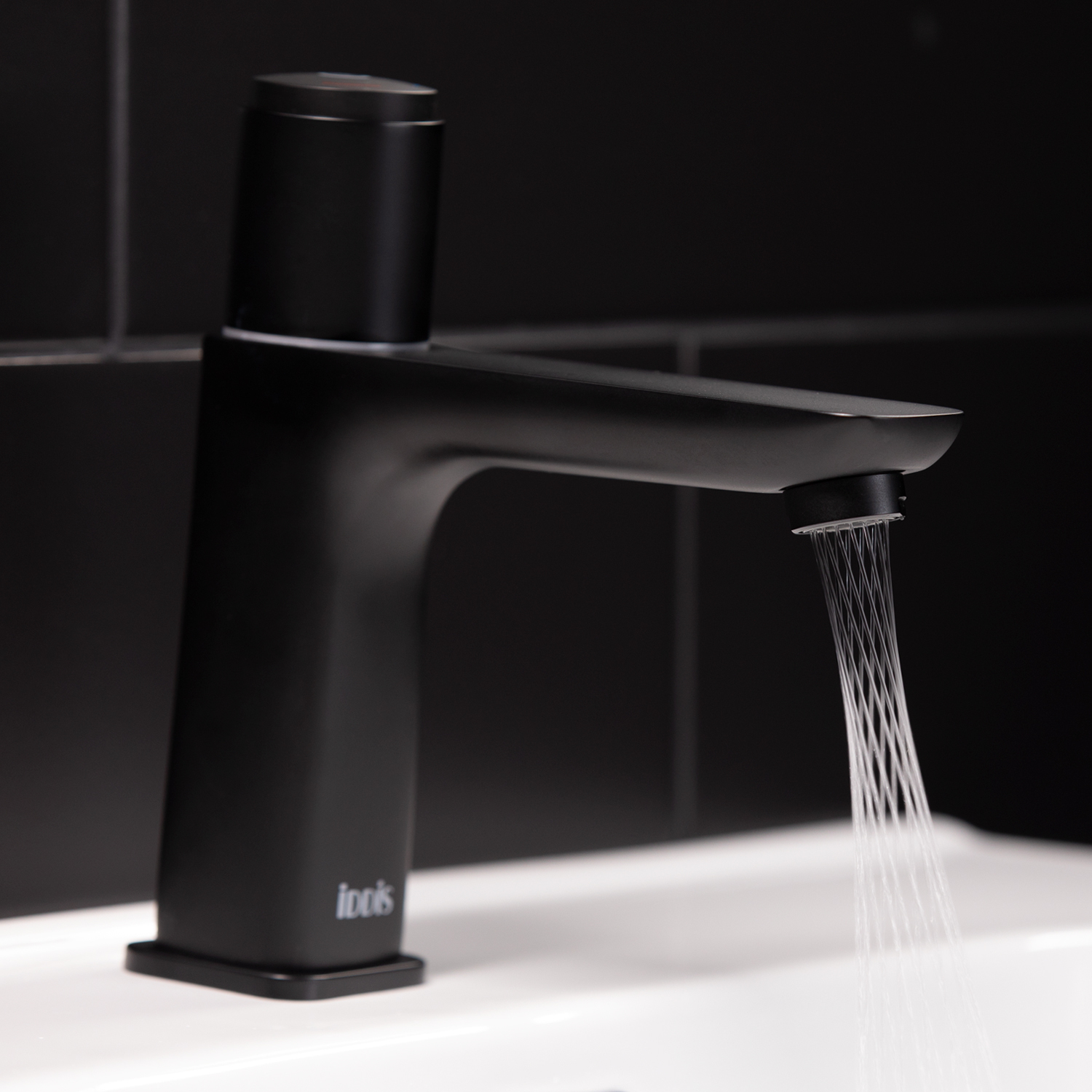 Смеситель для раковины IDDIS Slide SLIBLBTi01 черный матовый