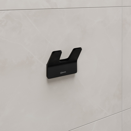 Крючок двойной Lemark SMOOTH LINE 9712005 черный матовый