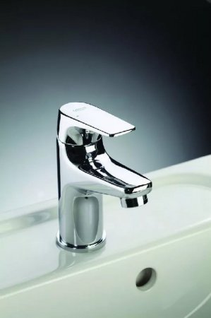 Смеситель для раковины Grohe BauFlow 23752000 хром