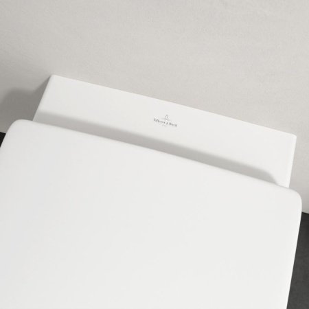 Унитаз подвесной безободковый Villeroy&Boch Architectura 5685HR01 с сиденьем микролифт