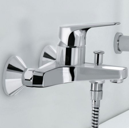 Смеситель для ванны с душем Grohe BauFlow 23756000 хром