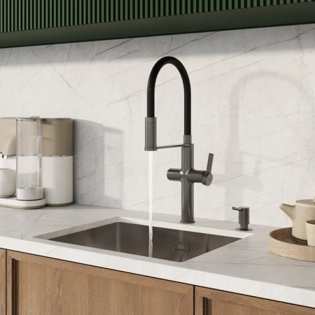 Смеситель для кухни с каналом для фильтрованной воды и гибким изливом IDDIS Ikon IKNGMFFi05 графит